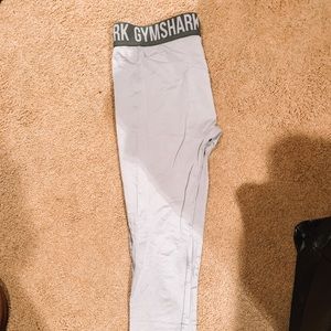 Gym shark leggings